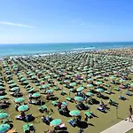 Apartment Charming Flat With A Big Terrace Bibione