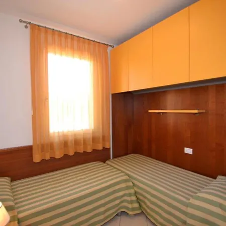 Charming Flat With A Big Terrace Бибионе