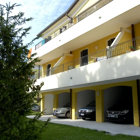 Charming Flat With A Big Terrace * Бибионе