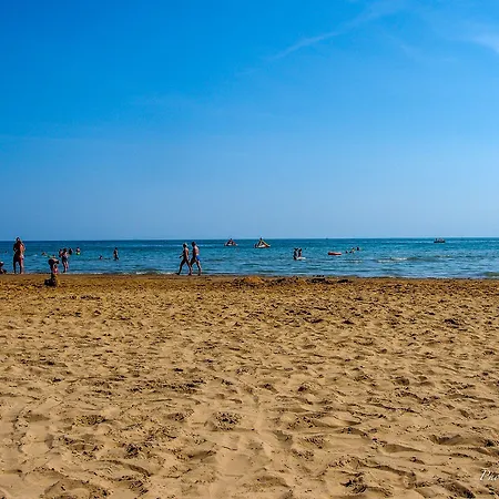 Apartament Charming Flat With A Big Terrace Bibione